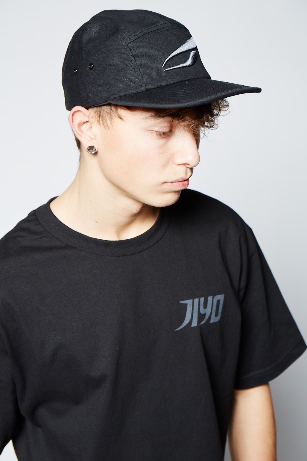 5 PANEL SIGNATURE CAP, BLACK W/ GREY - Caps - JIYO WEAR