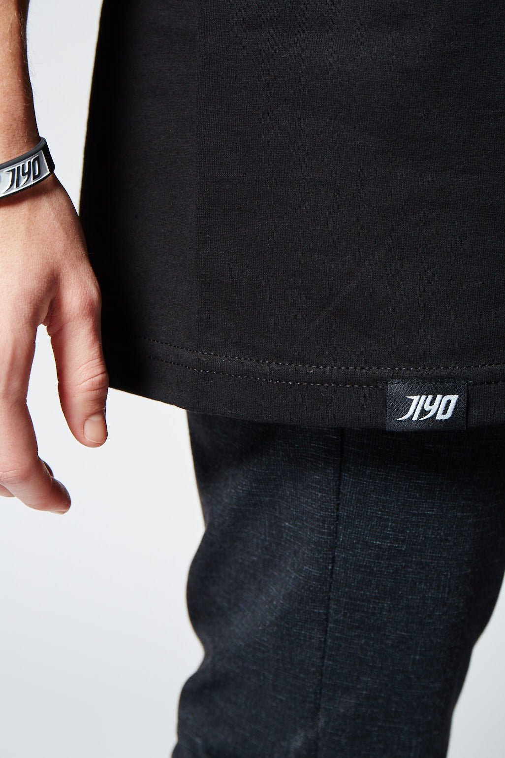 DIZTORTED JIYO TEE, BLACK - Shirts - JIYO WEAR